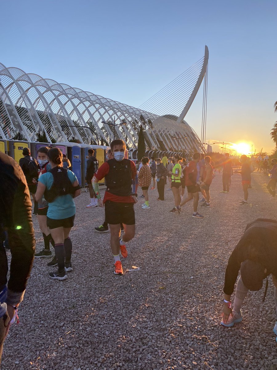 Dawn breaking over toilet queue <a href="/maratonvalencia/">Maratón Valencia</a> I ❤️ this city. 4:03 in perfect conditions (apart from wind).This was to be the one when all 4 family members ran but <a href="/Camillascarlett/">Camilla Langlands</a> recovering from Covid  Calum running 3:22 highlight of W/E - must get him training for next one!