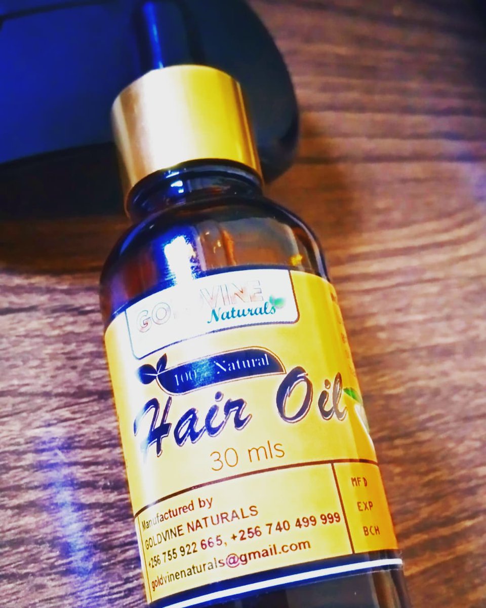 goldvine_n's tweet photo. Hello Monday🤩.This cutie came to work with me today. office Photoshoot *(please don't tell my boss)😅🤫
Say bye to receding hair line,thinning hair, reverse baldness,retain length and reduce a itching scalp with a  bottle of our hairoil @30,000/=
0740499999 for orders https://t.co/ReqCDsT1Dj