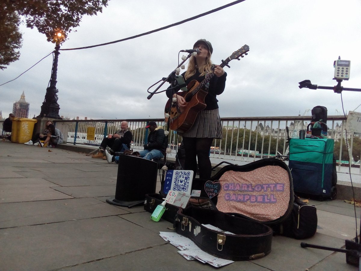 grahaml32933778's tweet photo. Happy Birthday to the Southbank Songbird @Ccampbellmusic 🎶🎂🎄 #buskerlife #busking #citygirl #Southbank #SouthbankSongbird #OnThisDay https://t.co/ZI2GBjIGxv