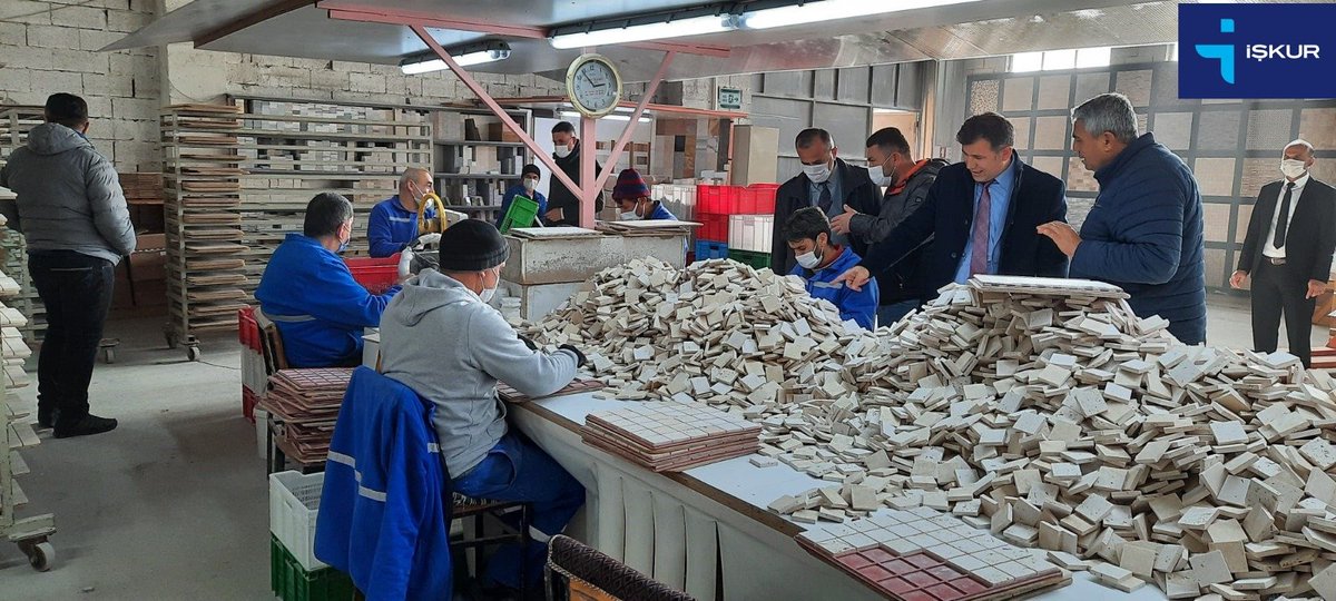 TurkiyeIsKurumu's tweet photo. Isparta İl Müdürlüğü yetkililerimiz, 3 Aralık Dünya Engelliler Günü vesilesiyle METAMAR adlı firmayı ziyaret ederek İŞKUR tarafından yerleştirilen engelli personelle bir araya geldi. https://t.co/TM3PG7WWOV