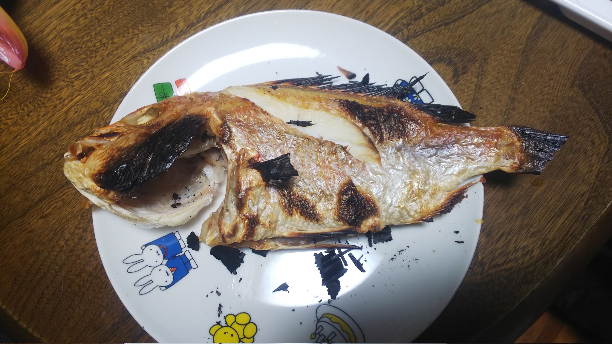 すきま猫 レンコダイの塩焼きとイトヨリの酒蒸し 醤油ベース 美味しゅうございました T Co Aqzx7o4rpv Twitter