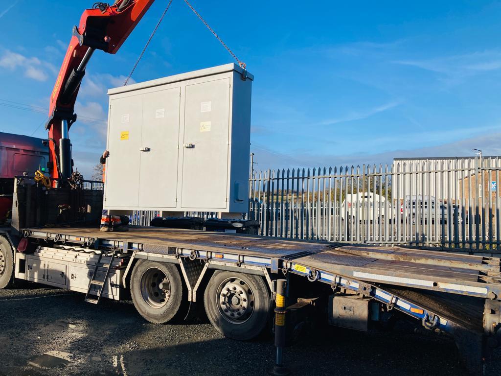 rsprail's tweet photo. The DNO’s are being collected for delivery to Cardiff for the Core Valley project with AmcoGiffen @Ameyplc and @SiemensMobility.
Find out how our DNO solutions can help your business https://t.co/OCpPHyvQ1H
#Amcogiffen #CoreValleyLines #RailIndustry#RailPower #DNOcubicle https://t.co/obQdxPvs0D