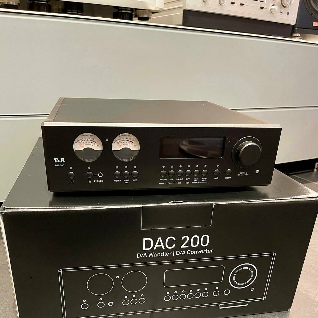 AudioVenue's tweet photo. T+A DAC 200 digital to analogue converter,
.
#ta_hifi #t+a #tanda #t+ahifi #tahifi #tagermany #madeingermany #dac200 #ta200 #da #tanda #digitalconvertor #midisystem  #series200 #tplusa #musical  #audiovenue #ealing #luxuryhifi #maidenhead #hifi  #audiost… https://t.co/ljCIdYHTNu https://t.co/22tkSTsIZ7