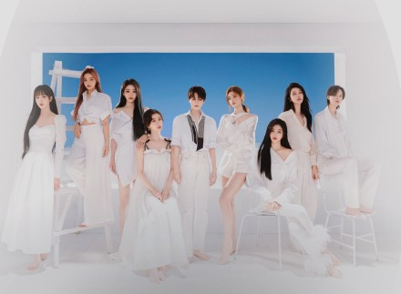 na2eastday's tweet photo. Hot searches on #Weibo (Dec. 6):
1. A #family in Ningbo tested positive for #COVID19
2. #JiangFan to head #Alibaba’s international #ecommerce business
3. Girl #band #THE9 disbanded
4. #LinaBelle at #Shanghai #Disneyland accused of treating male and female #tourists differently https://t.co/58jZ6yHaAN