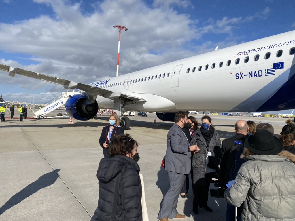 Eloraillere's tweet photo. Retour à Rome dans 30 min pour le pape François, après des rencontres, des temps de prière et des messages vigoureux pour toute l’Europe et la Méditerranée.
#PapeEnGrece #PapeAChypre
Merci de nous avoir suivi !
➡️ Revoir les temps forts du voyage ici : https://t.co/dEl5XILfQJ https://t.co/NkVFX61xni