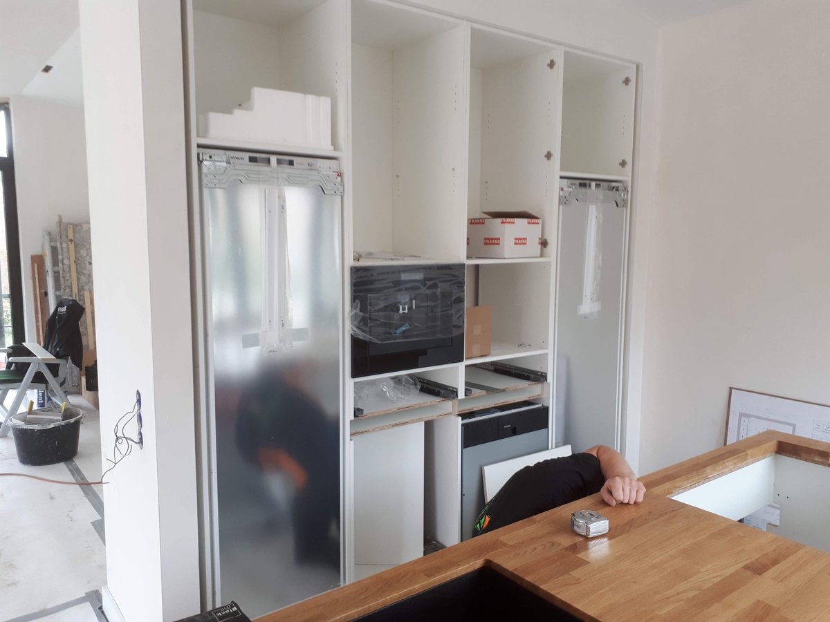 Van_Abswoude's tweet photo. Kies voor een nieuwe of vernieuwde keuken in 2022! 
Niet op vakantie geweest maar wel een schitterende nieuwe keuken (op maat). Of het nu gaat om de aanleg van een nieuwe keuken of een restyling van je huidige keuken, wij realiseren dromen en wensen. 
0252 - 346793 https://t.co/uoCyxi5LdR