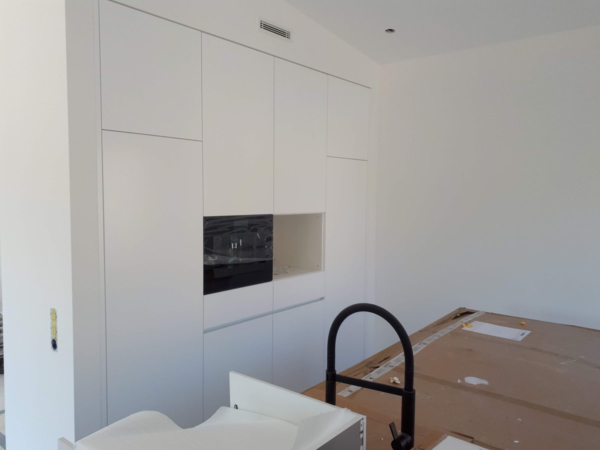 Van_Abswoude's tweet photo. Kies voor een nieuwe of vernieuwde keuken in 2022! 
Niet op vakantie geweest maar wel een schitterende nieuwe keuken (op maat). Of het nu gaat om de aanleg van een nieuwe keuken of een restyling van je huidige keuken, wij realiseren dromen en wensen. 
0252 - 346793 https://t.co/uoCyxi5LdR