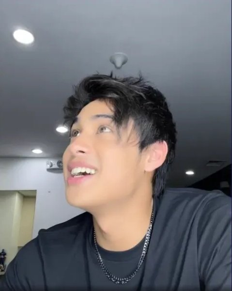 cookidonbelle's tweet photo. same                                 same
smile                                 reason https://t.co/kDNCvVMFuM