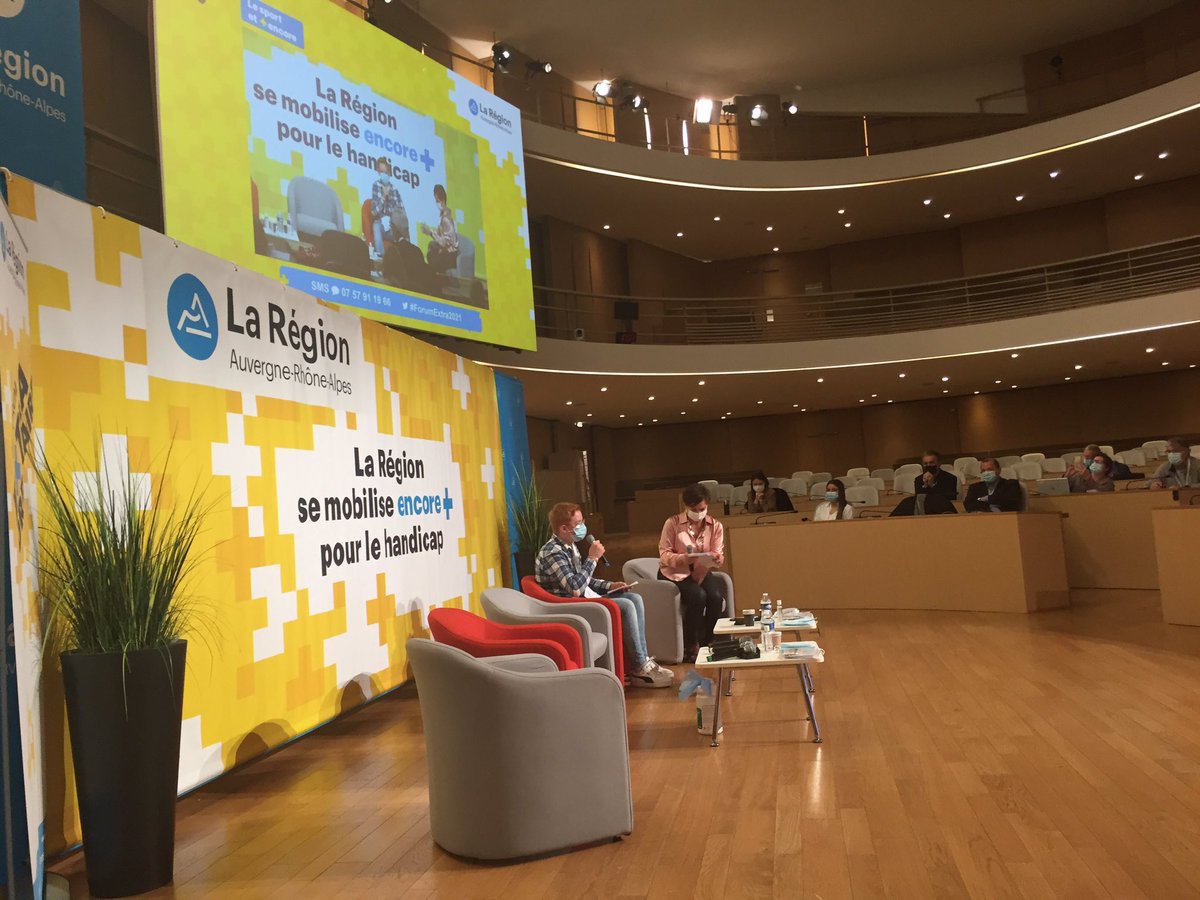 ibe_pro's tweet photo. Une #innovation cette année dans l’animation du #forumExtra2021 Thomas Thévenin qui a participé à un chef à la maison @auvergnerhalpes est au côté de Virginie https://t.co/azv4fC8NbU