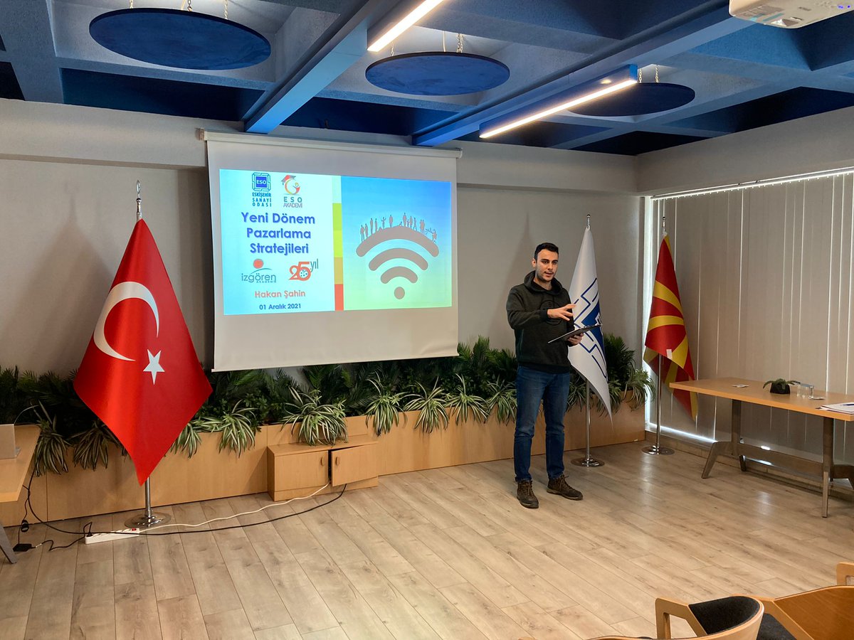 Geçtiğimiz günlerde ekip liderimiz Yunus Emre Bozkurt, Eskişehir Sanayi Odası'nda ekibimizi temsilen yer aldı.

Günümüzün önemli konularından olan "Yeni Dönem Pazarlama Stratejileri" sunumuna katılım sağlamamıza olanak sağladıkları için ESO'ya teşekkür ediyoruz!