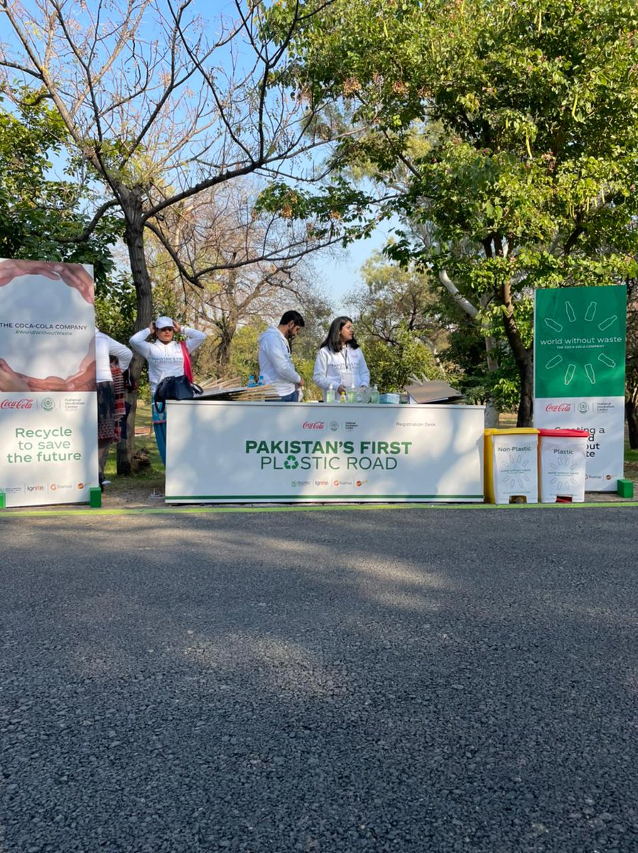 Pakistan’s First Plastic Road! Glad for this Partnership of  @CocaColaPak, @_Teamup, and @CDAthecapital. 
Together we can build a #CleanGreenPakistan.