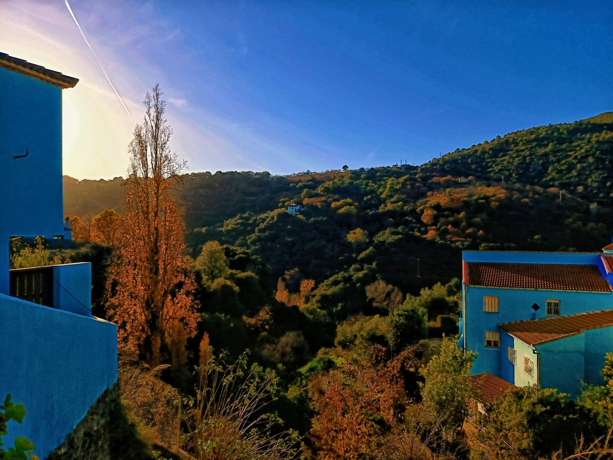 jorgecayufdz's tweet photo. Juzcar,aldea azul. #Juzcar #AldeaAzul #PuebloPitufo https://t.co/9sA9KAor5Y