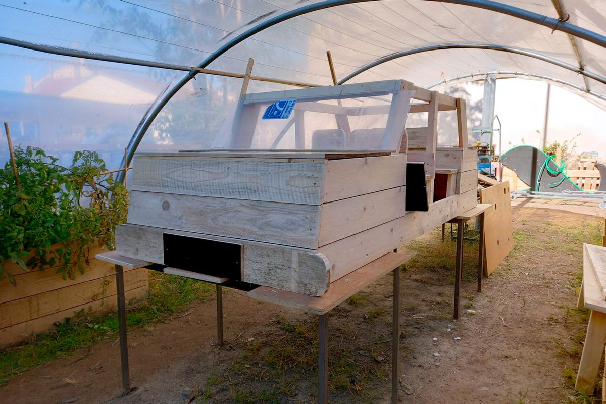 lacitedudesign's tweet photo. [Article] Un atelier populaire d’autoprojettation à l’Amicale Laïque du Crêt de Roc
Itinéraire bis : l’Amicale imagine un atelier de fabrication de mobilier à partir de la démarche d’Enzo Mari
#AvantBiennale #biennaleDesign22 #Bifurcations
🖱️https://t.co/LXONr3unl2 https://t.co/BXg6VteQeQ