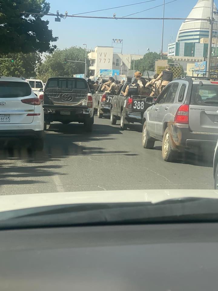 6a7a_hussein's tweet photo. تحركات وانتشار لقوات الاحتلال في وسط الخرطوم الان https://t.co/aEep0g0x2J