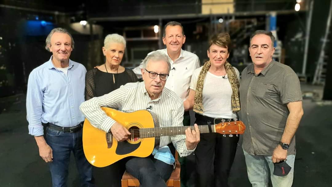 Mocedades2's tweet photo. Aquí estamos con Carlos García-Hirschfeld preparando la canción que luego iría en el programa Seguridad Vital de TVE https://t.co/K2xM9RHErc