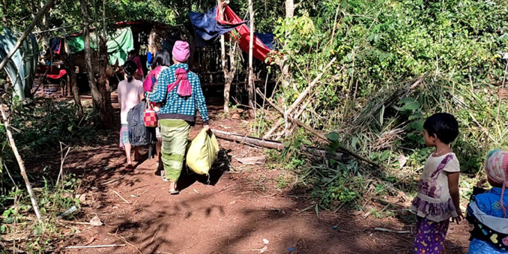 RvlBurma2's tweet photo. 🧵1 Refugee women in #Karenni State, who are living in makeshift tents in the mountains and suffering from the extreme cold of the winter months of Dec, are in critical condition and in urgent need of warm clothes, blankets, food and medicine due to the extreme cold weather. https://t.co/DS6QPuw2QI