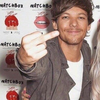 28nicewaves's tweet photo. Door #6 - fun quiz time: 
Are you a sass master from Doncaster? 
I knew i'd fail badly 😂 i'd rather hide in my bed like H.

#LouisTomlinson 💙
the one &amp; only #sassmaster 😈😎

https://t.co/LRyI0jxjO3 https://t.co/TK1P4mQS9i
