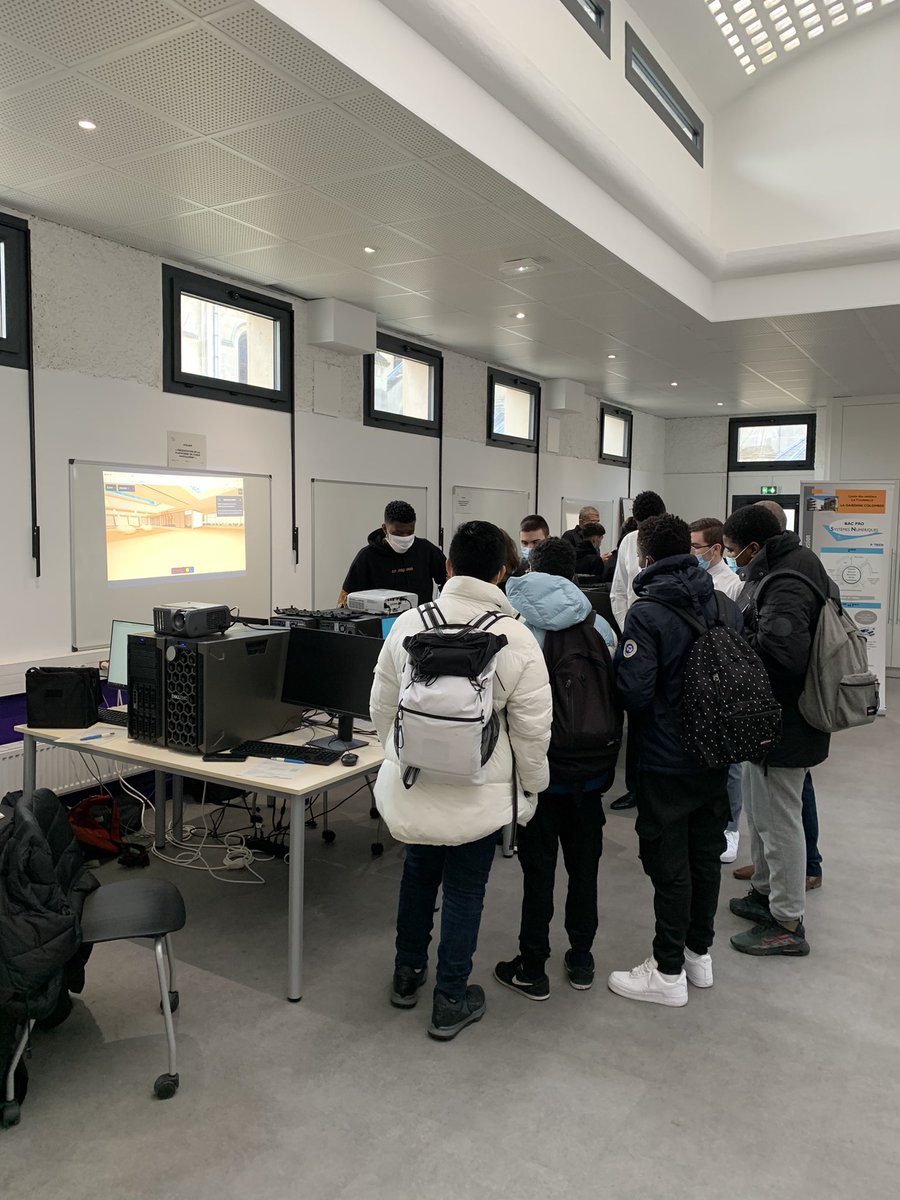 Lycée La Tournelle tweet media