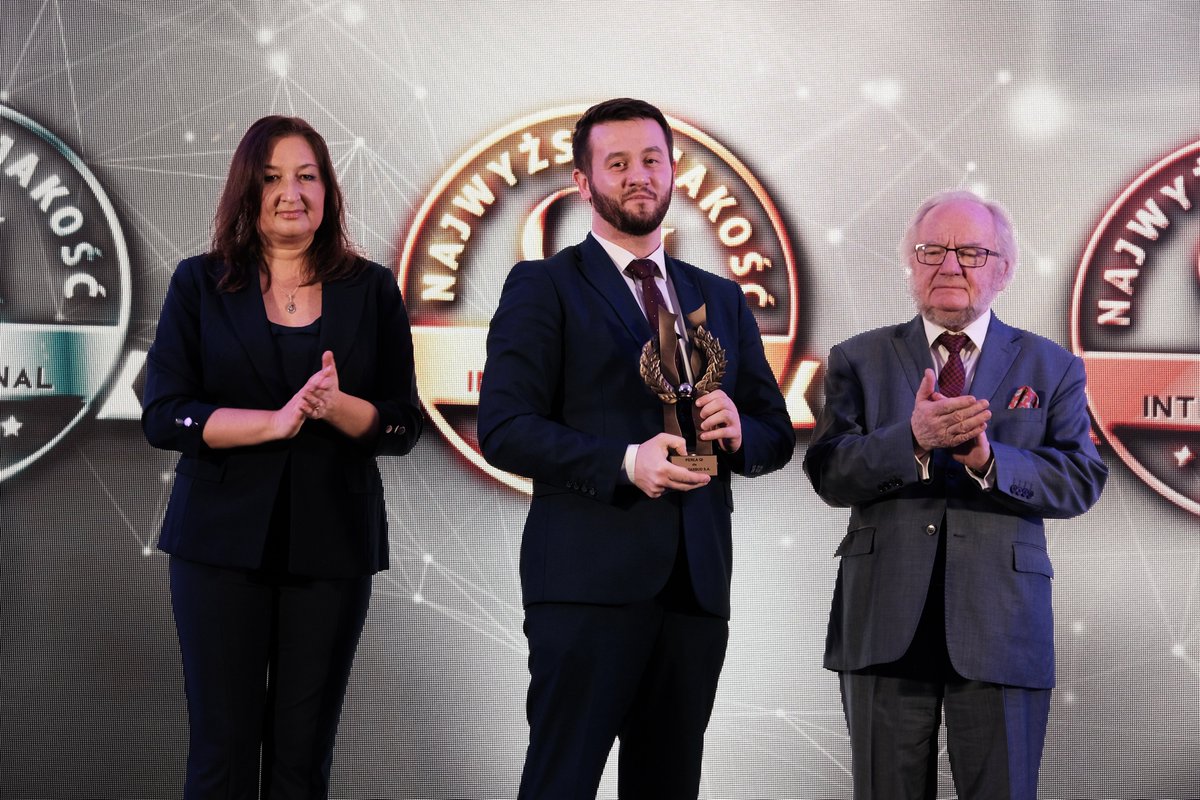 FBI_TASBUD's tweet photo. Międzynarodowa Grupa Kapitałowa F.B.I. TASBUD wyróżniona na Europejskim Forum Biznesu 🏆🥇Oprócz aktywnego uczestnictwa w debacie odebraliśmy przyznane dwie nagrody: Złote Godło Programu Najwyższa Jakość Quality International 2021. Więcej:https://t.co/scBTebXMEr https://t.co/4ucvs0oWMW