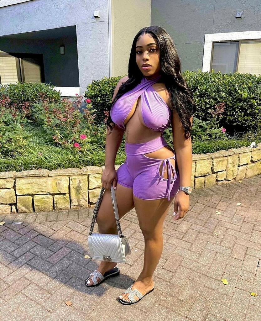 VixenzWrld's tweet photo. Quick Flick 😈 @nalishastorm #purple #sexyoutfit #VixenEnt https://t.co/XRfzgAiAlM https://t.co/dLLt8uwicu