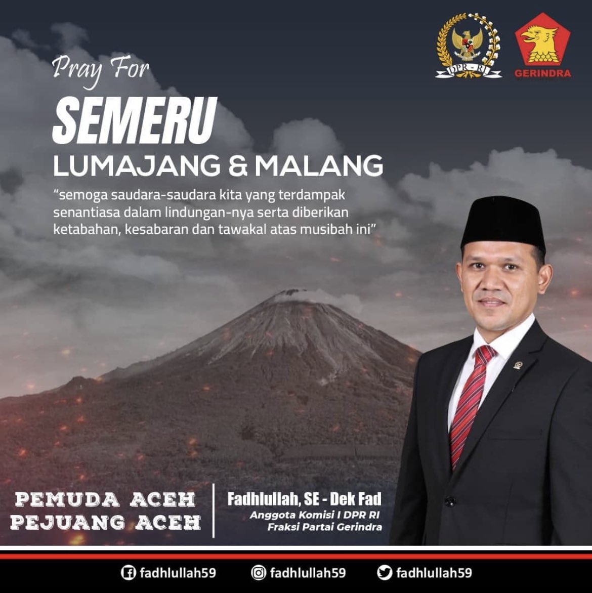 adriansyahyasin's tweet photo. People lost their lives and their homes and yet these politicians have all the audacity to put their narsisstic faces on top of a disaster 🤦‍♂️ https://t.co/HYEou1xngW