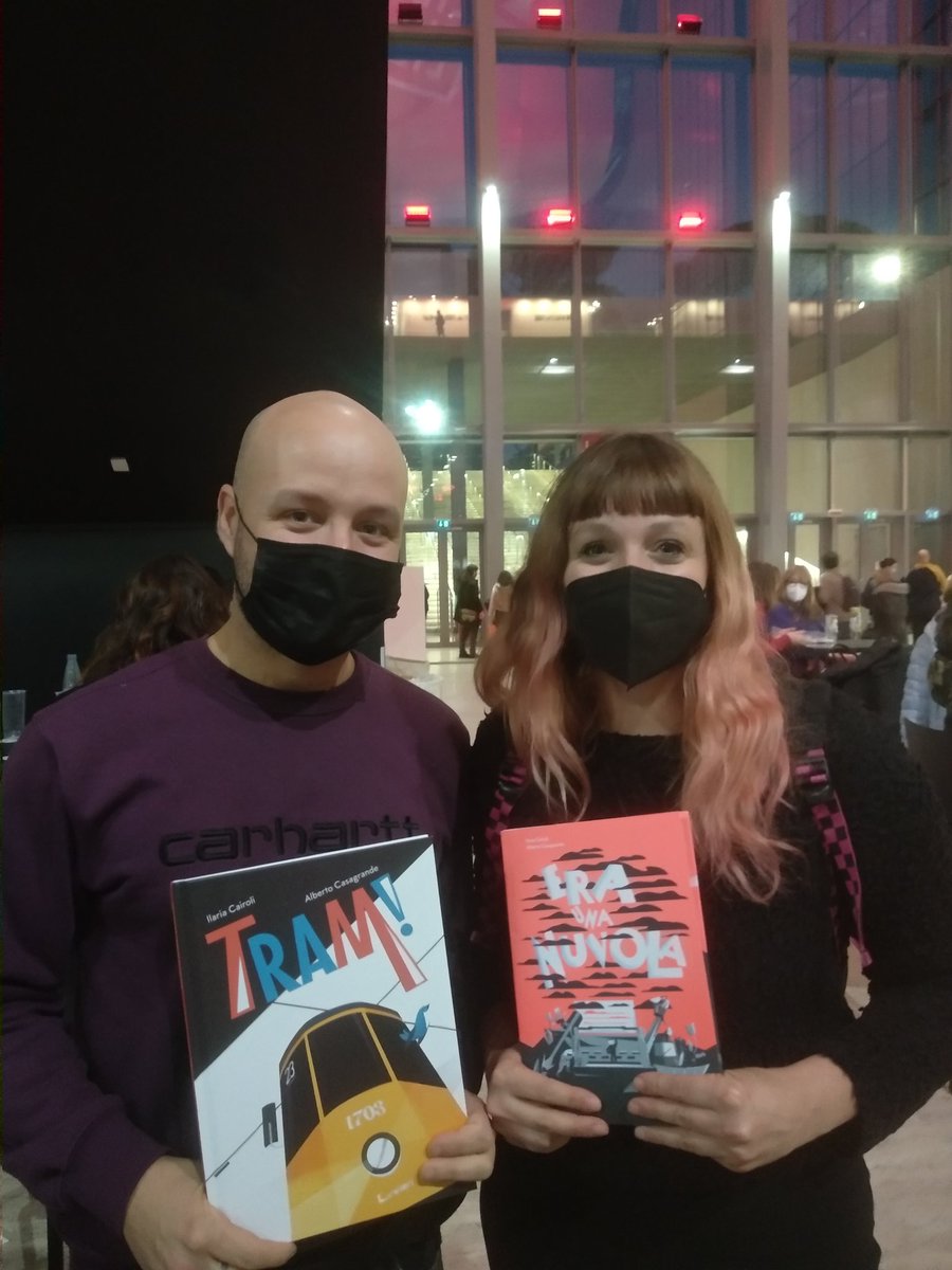 Sabato ho avuto il piacere di chiacchierare con Alberto Casagrande e Ilaria Cairoli autori di Tram(<a href="/Lavieri_libri/">Lavieri edizioni</a> ) e Era una nuvola (<a href="/VerbaVolantediz/">VerbaVolant edizioni</a> )

La loro intervista sarà disponibile nella newsletter del #12Dicembre di @RItineraria 

#piulibri21 
@piulibri21