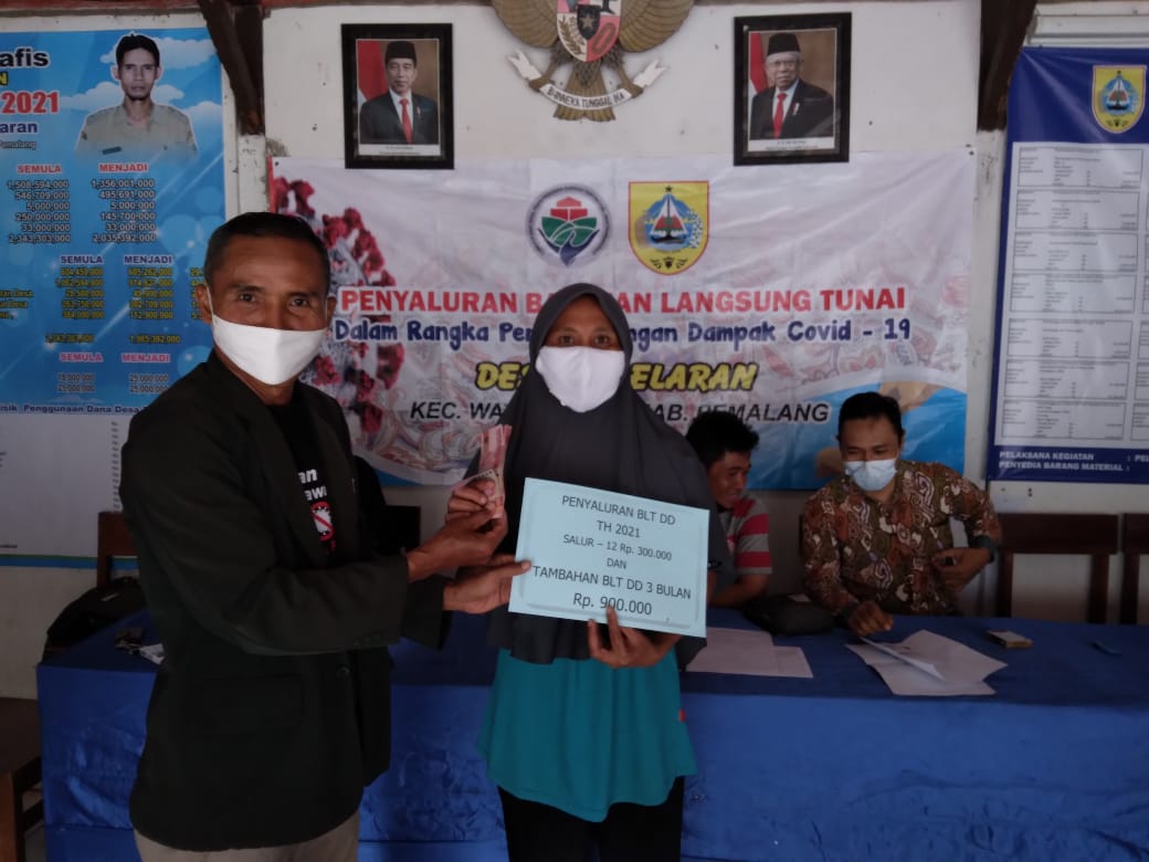 PagelaranDesa's tweet photo. Penyaluran BLT DD Salur 12 dan Tambahan BLT 3 Bulan kepada 20 KPM. Jum,at 3 Desember 2021 di Pendopo Balai Desa Pagelaran https://t.co/ixM4rlNjNZ