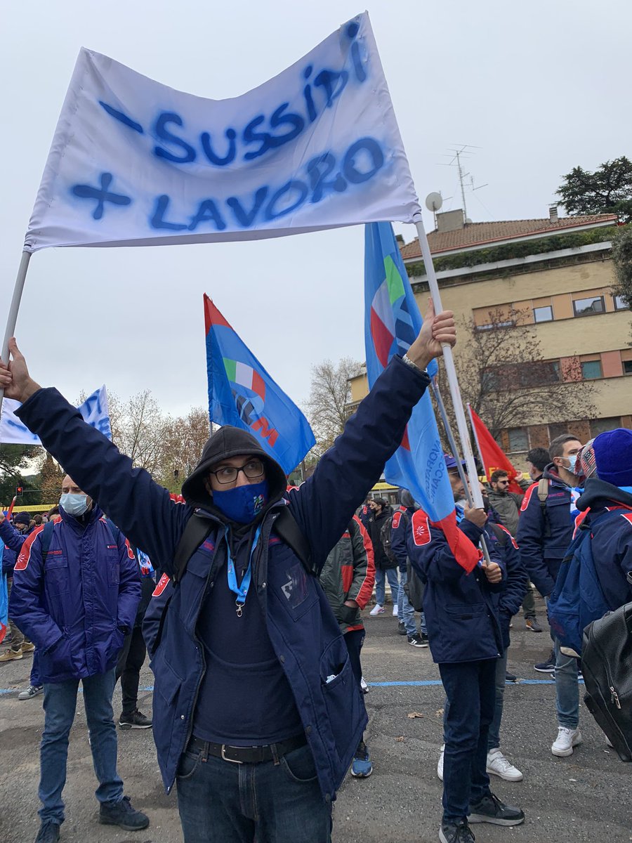 UilmNazionale's tweet photo. #Leonardo Pronti per la manifestazione nazionale sotto la sede del Gruppo a Roma #Uilm https://t.co/m3DMstyXV4