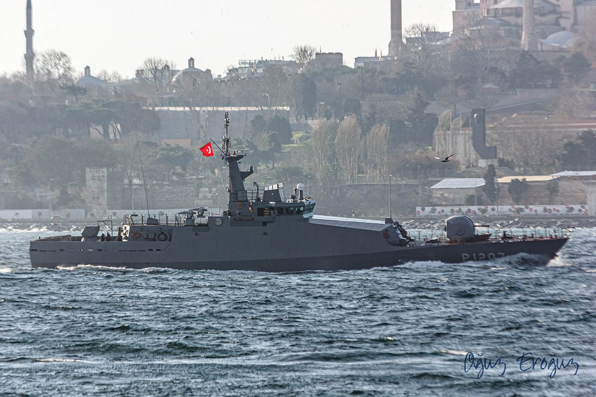 OguzEroguz1's tweet photo. #TurkishNavy #TuzlaClass patrol boat #TCGTekirdağ #P1207 #TürkSularındaÇeliktenAğ transited Marmara towards the Black Sea https://t.co/6VApqqHZjz