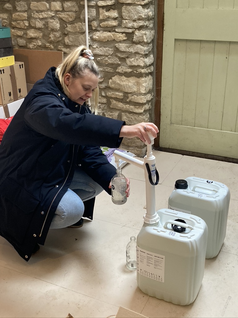 refillsbybeez's tweet photo. Practice refills! @fill_co
#lowwaste
#earthfriendly
#plasticfree
#lesswaste
#wastefree
#plasticfreeliving
#zerowaste
#oxfordshire
#oxfordshiredelivery
#plasticfreedelivery
#localdelivery
#oxfordshirebusiness
#zerowasteshopping https://t.co/dUC1wE2O4s