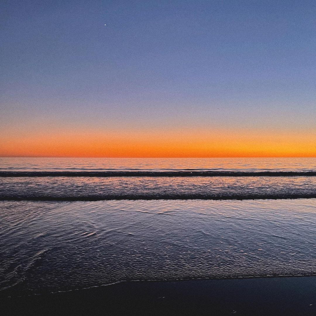 BTS_Trans's tweet photo. 211206 @BTS_twt Jungkook's Instagram Post

Sunset

Trans cr; Faith @ bts-trans
© TAKE OUT WITH FULL CREDITS

🔗https://t.co/Aa1n2GoXp1 https://t.co/EvNJp1lgOH