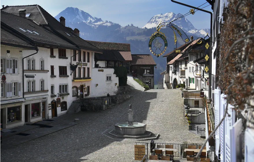 IMILuzern's tweet photo. With a rich history of welcoming international visitors, it is no surprise to see three Swiss villages named in the UNWTO's list of "Best Tourism Villages"!

Full story here: https://t.co/VSfXm60liA

#HospitalitySchool #TourismSchool #WelcomeToSwitzerland #SustainableTourism https://t.co/3ZLzzvmIBL