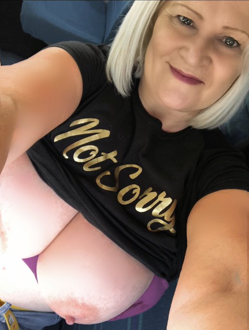 Train flash! (Not sorry) xx check my https://t.co/zhfXcTNcne for a special Christmas offer on subscriptions<a href="/tag/retweet"class="tags"><span>#retweet</span></a><a href="/tag/specialoffer"class="tags"><span>#specialoffer</span></a><a href="/tag/halfprice"class="tags"><span>#halfprice</span></a>