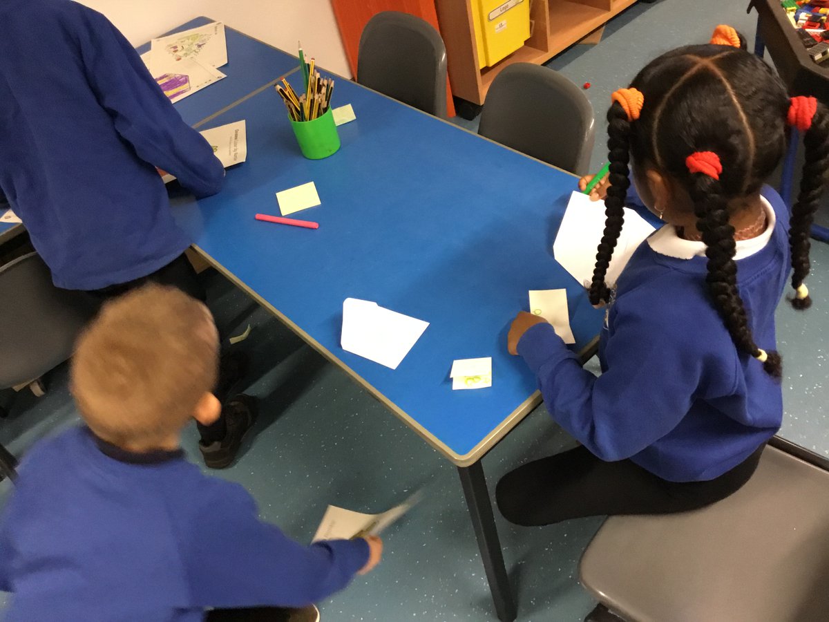 BpsGrint's tweet photo. Christmas is inspiring all kinds of writing in P2G #playingislearning #learningisplaying https://t.co/qVGHSJGBpI