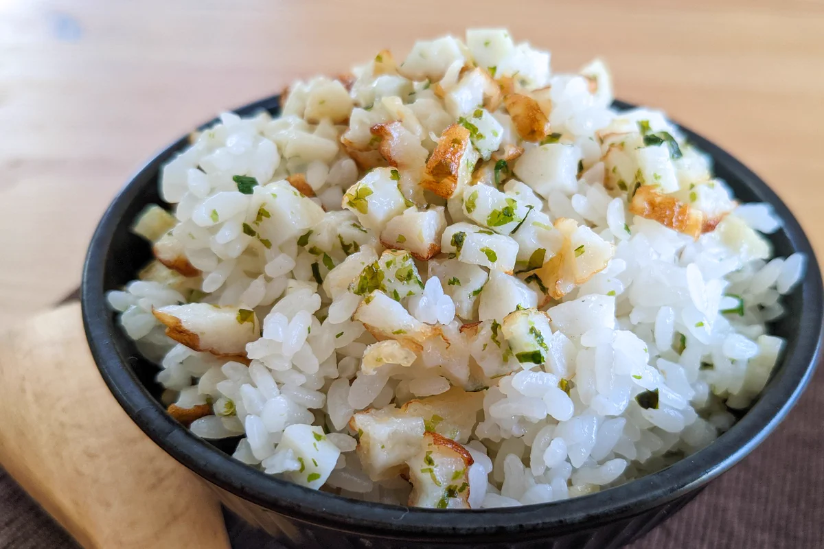 バタバタしがちな朝でも作れそう！簡単お手軽で美味しそうな、ちくわを使った「混ぜご飯」レシピ！