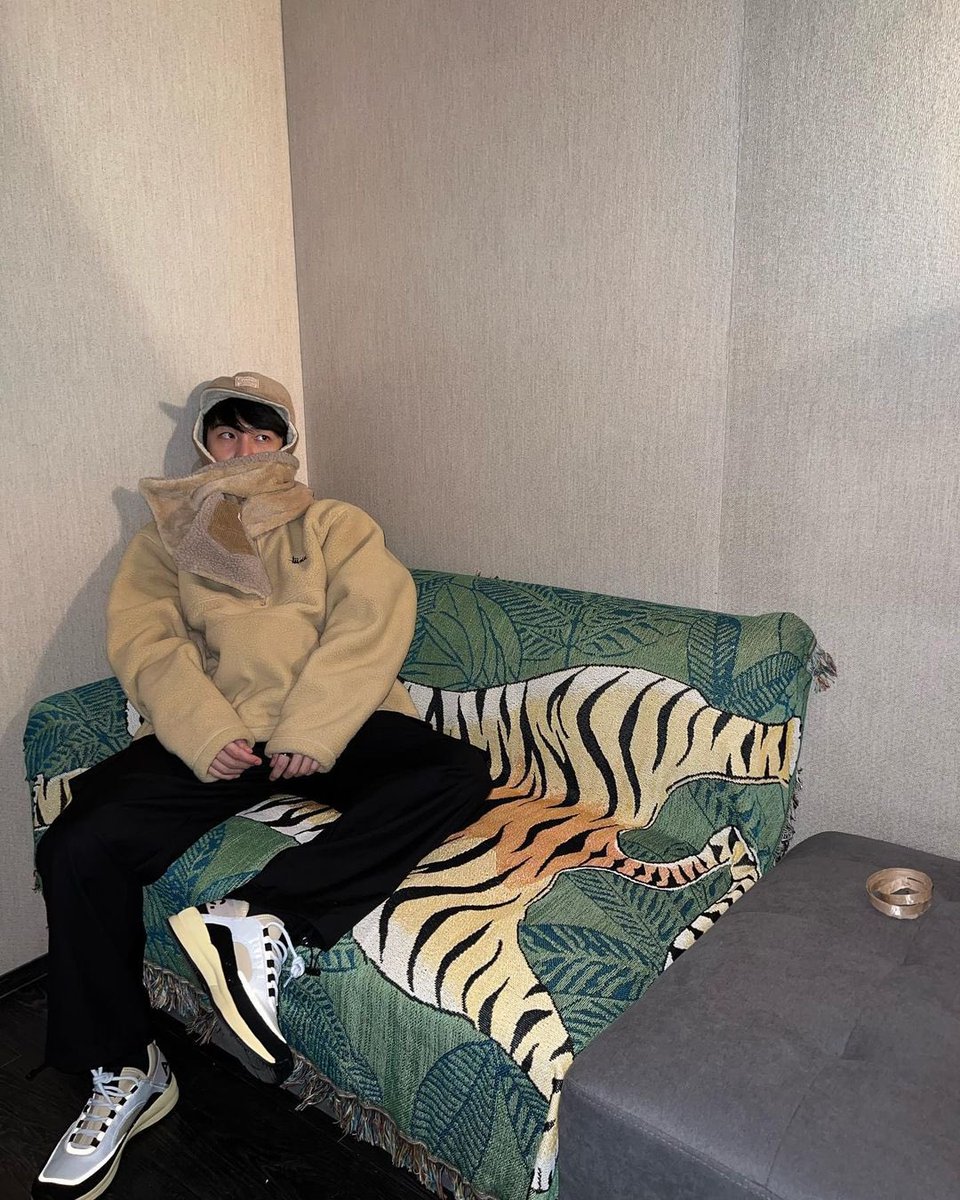 jinhoarchives's tweet photo. 211206 ✰ jinho instagram update

‘Roar’ https://t.co/pqzZmrcN8H