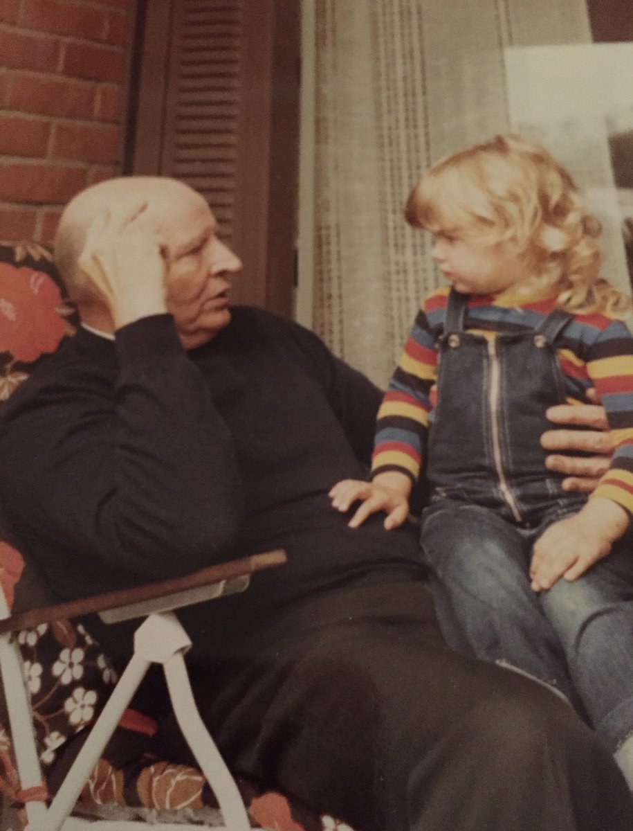 Happy Independence Day Finland! And thank you grandpa for this beautiful country! 🕯🕯🇫🇮