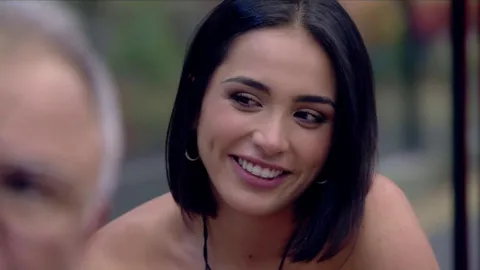 Thay43287136's tweet photo. Os refresco la memoria, igual algun@ ya conocía de antes a Sandra!!😄🤩Preciosa por dentro y por fuera!!💙 #SandraGanadora Como pretendienta en #mhyv fue un 10, ahí la conocí yo, pero como concursante de @SecretStory_es no lo puede estar haciendo mejor!!🤓#Secret6D #SecretNoche13 https://t.co/ZsZrR764zc