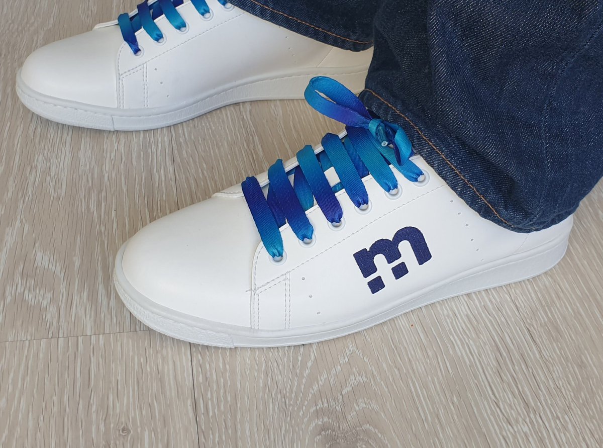 Muy guapas las zapatillas. Gran detalle, amig@s de <a href="/getmanfred/">Manfred</a> !! 👟🔝🔝🔝👏👏👏