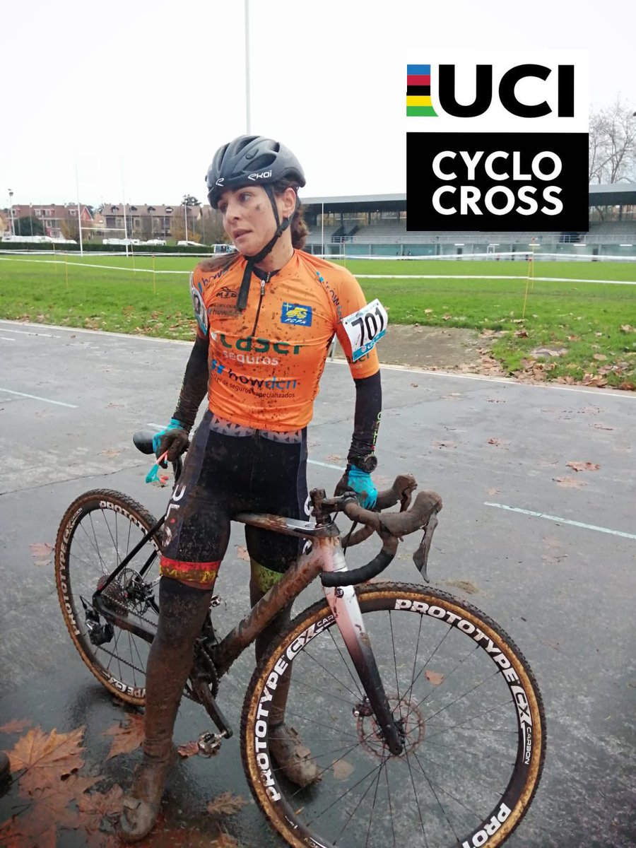 Nueva victoria de Eva Argüelles en el TROFEO INTERNACIONAL LAS MESTAS (UCI C2), que se mantiene como líder de la Copa de Asturias de CIclocross M40. #enhorabuena