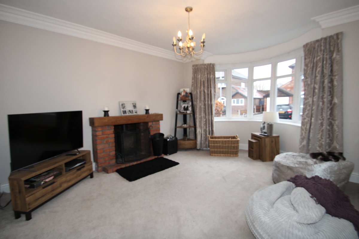 WatersonsEA's tweet photo. NEW!
Highfield Road, #Timperley - £675,000
A fabulous, extended and improved 4 Bedroom detached on a peaceful cul de sac in a popular location. 1730sqft. For more information or to arrange a #viewing ☎️01619416633 or via 📧hale@watersons.net #propertyforsale #estateagent https://t.co/lBf1yfH5jH