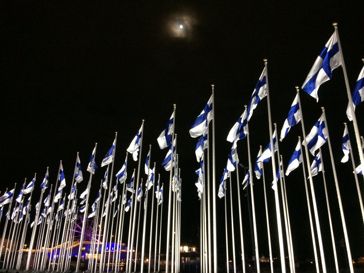 int_fox's tweet photo. Hyvää itsenäisyyspäivää rakas #Suomi! Olkoon monipuolisen ja -muotoisen kansamme polku jatkossakin toimiemme kautta yhtenäinen, turvallinen ja onnellinen. 

Happy Independence Day dear #Finland! Let's all celebrate &amp; support our #diverse, #happy, #safe &amp; #inclusive community.🦊❤️ https://t.co/vCt0JnMSFn