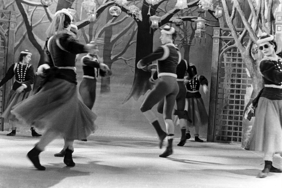 APTSArchive's tweet photo. #OTD 1938 - "Les Patineurs" performed by The Vic Wells Ballet. Starring; Margot Fonteyn, Robert Helpmann, Joy Newton,
Arranged by Constant Lambert, Choreographed by Frederick Ashton.
@jamie_medhurst @TVdon @kaleidoscopetv @Illuminations
#Yourallypally #transdiffusion https://t.co/k4VJDyHYPp