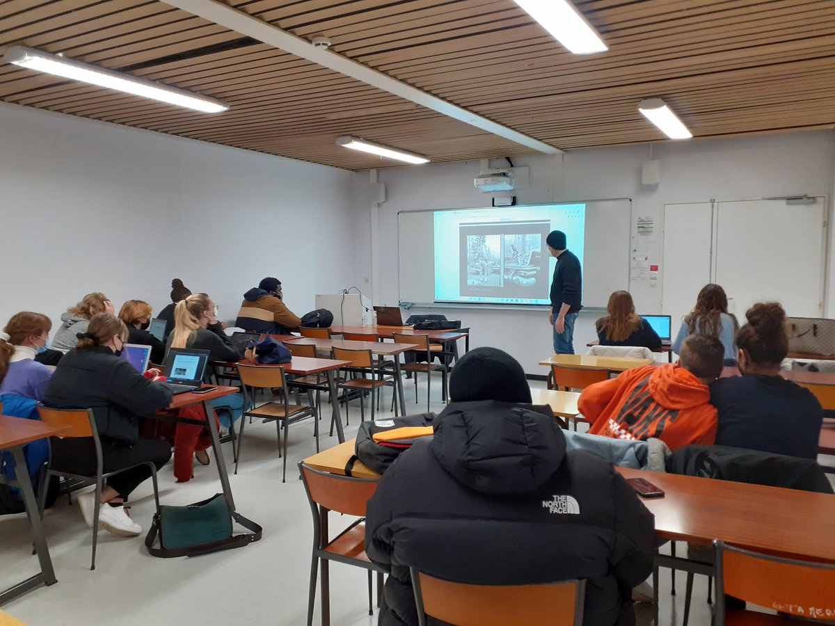 suac_urca's tweet photo. Concentrés, les étudiant.e.s de l'#urca se préparent à la mise en application des conseils prodigués par leurs intervenant.e.s des UETC photo artistique, photo numérique et scénario d'une Murder Party à l'#operaims.
SUACrément culture ! https://t.co/h4gXUtPkzb
