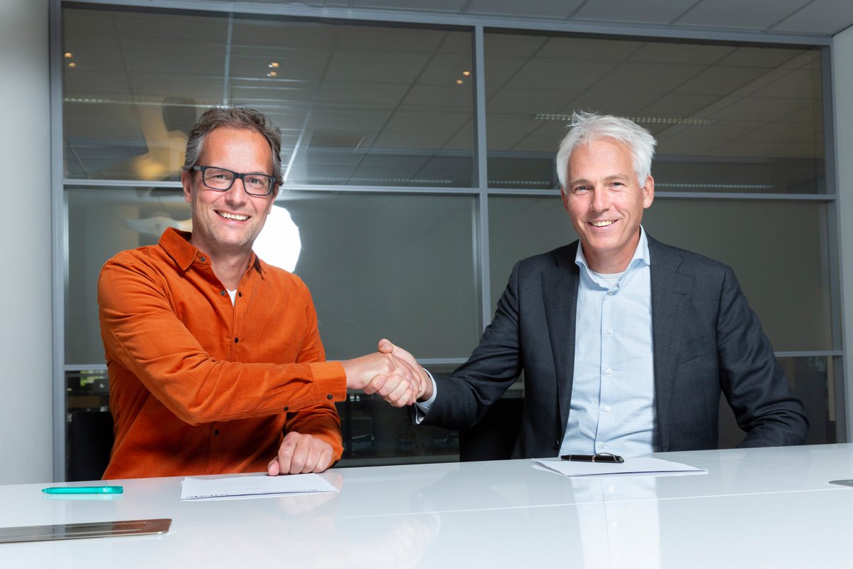 irisintranet's tweet photo. @irisintranet &amp; @Tools4everNL intensiveren hun samenwerking! #digitalewerkplek #samenwerking #sociaalintranet
https://t.co/TmgKIzm0hi https://t.co/pQCMHT6x3E