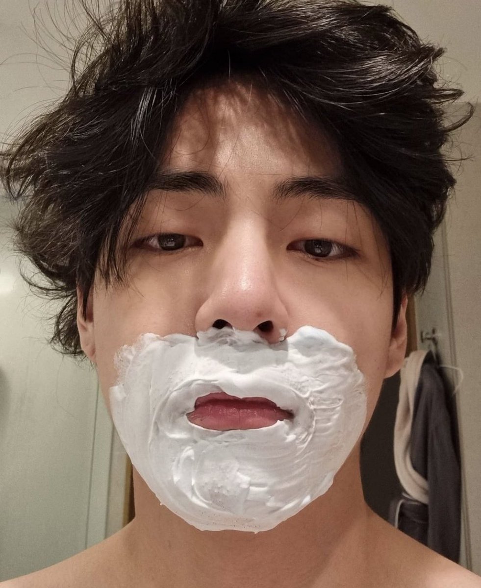 kingtan_O's tweet photo. 얘 인스타도 ..
아미들만 본다 생각하고 있는 거 아님?
ㅈㅅ한데 지나가던 갓반인 여성들이
다 눈에 불을 켜고 봅니다 https://t.co/X0PXpEMvoH
