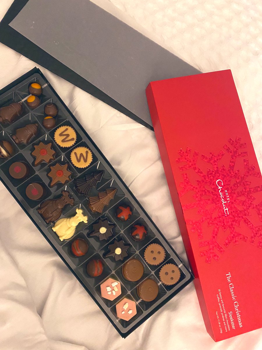 The most yummiest Christmas chocolates arrived off @hevRobIM this morning 🎄🎅🏻🤤 Thank you ♥️and yes I did try a couple in bed this morn… it’s Christmas after all?!