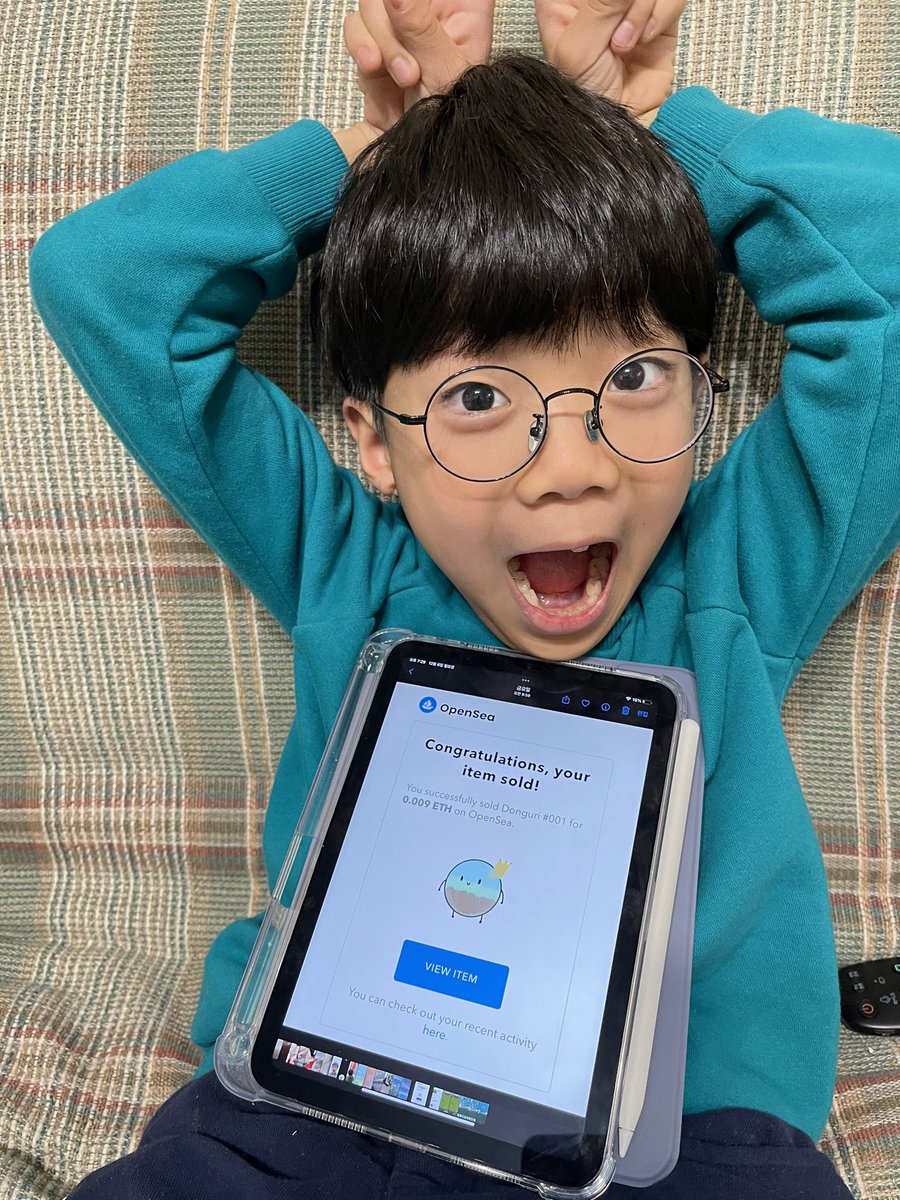 sea4soul's tweet photo. OMG! missed the sales email notification from opensea.😱
Unbelievable🤣 Donguri #00 1has sold of my little brother JY’s collection. 
Thank you for the support @Nftmove 
Show you happy moment of JY❤️����😍
#NFT #NFTartist #nftcollectors #NFTCommunity https://t.co/KXJ8YiTLal