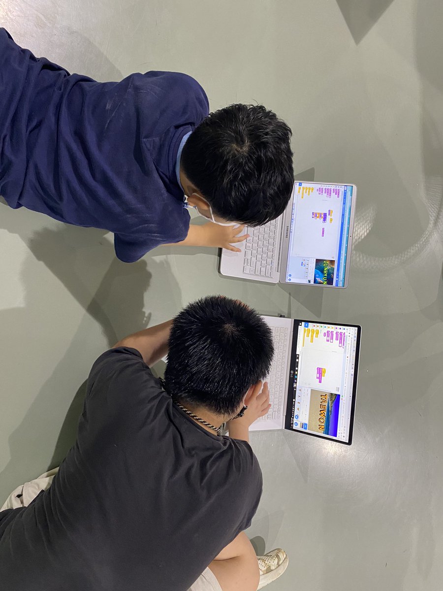 cassidycarvalho's tweet image. Hour Of Code Day 1: #AISCGrade4 and #AISCGrade5 Students learned how to code and practiced their coding skills using Scratch! #AISCDesign #AISCElementary