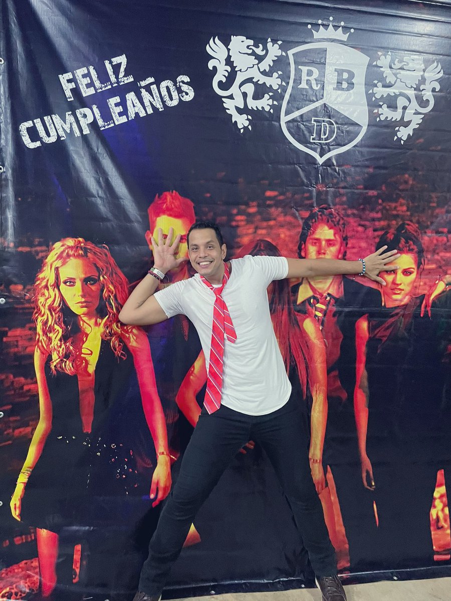 GerONy's tweet photo. Mi novio me organizo un fiesta sorpresa muy #rebelde #RBDPARTY 😍 @RBD_oficial @RBDGlobalFan @Anahi #nuestroamor #AnyFan #ysoyrebelde #YoDogoRtudicesBd #quedificilesseryo https://t.co/ZBqNogcEzE